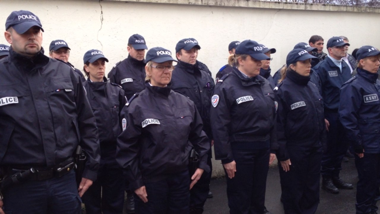 Police : hommage aux victimes des attentats