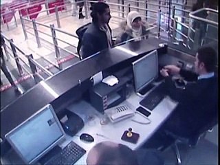 L'arrivée de Hayat Boumeddiene à l'aéroport d'Istanbul  وصول حياة بومدين إلى مطار اسطنبول