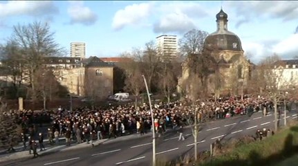 Reportage : Marche citoyenne en mémoire des victimes des attentats