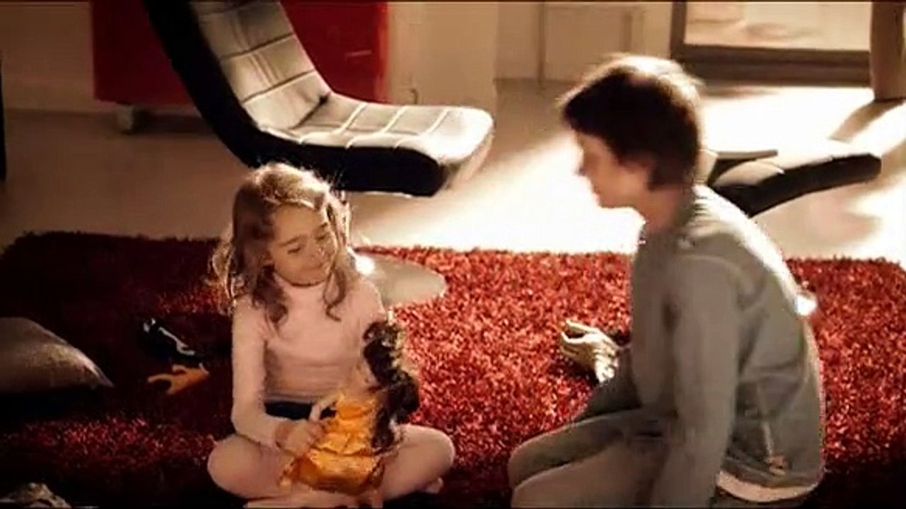 Conforama - meubles de la gamme ConfoScoop - février 2011 - "Palindrome publicitaire", www.youtube.com/user/confoscoop