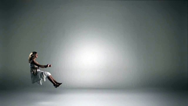 Crédit Agricole - banque et assurance - septembre 2010 - Assurance auto jeunes conducteurs , L'art du freinage par Emma, version complète