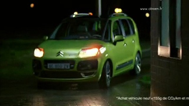 Citroën - voiture - décembre 2010 - Happy end, minuit , C3 Picasso 20s