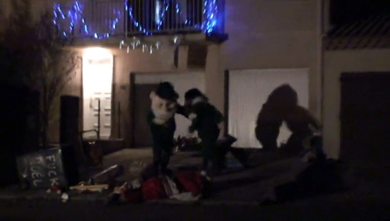 Canalsat - bouquet de chaînes de télévision - décembre 2010 - "Rémi Gaillard parodie les Super Rennes de Noël"