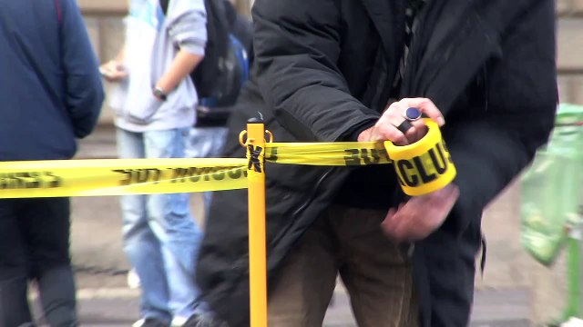 Armée du Salut - fondation de lutte contre la pauvreté - décembre 2010 - L'exclusion tue , scène de crime Place du Palais Royal à Paris