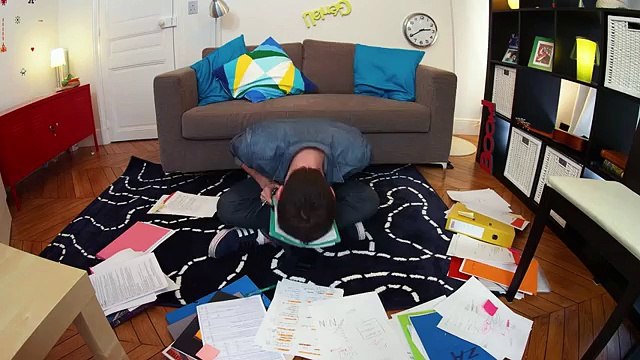 CIC - banque, Les objectifs de Cyprien, La feuille d'impôts, avec Cyprien Iov - avril 2013