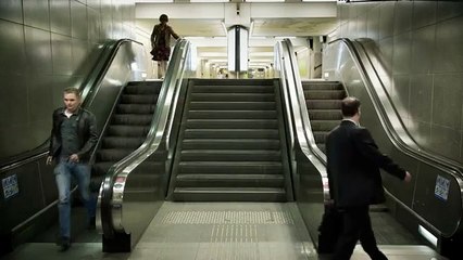 Axa - assurance Axa Prévention, "Evitez les coups de vieux, www.axapreventionsante.fr" - octobre 2012 - Métro longue