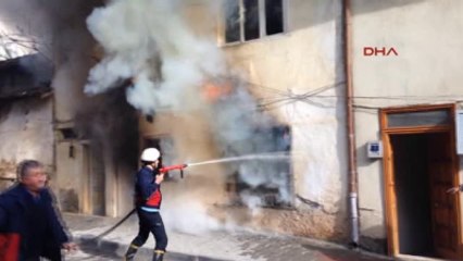 Tokat Evleri Yanan Anne ve Üç Çocuğu Ağladı