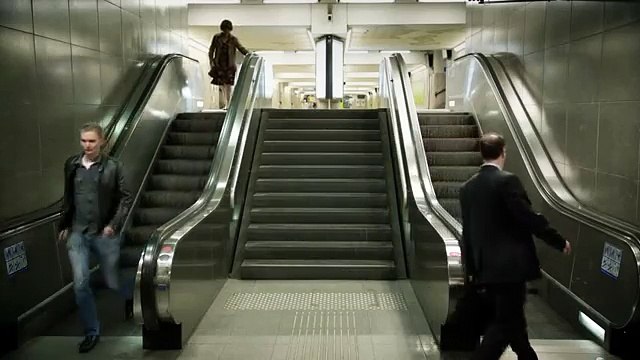 Axa - assurance Axa Prévention, Evitez les coups de vieux, axapreventionsante.fr - octobre 2012 - Métro courte