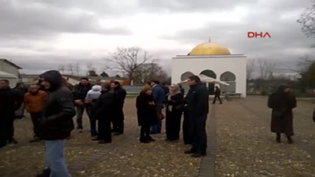 Aktüelcharlie Hebdo Saldırısında Öldürülen Müslüman Polis Memuru İçin Cenaze Töreni