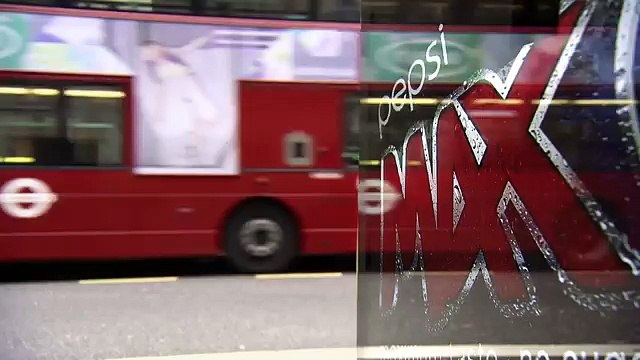 AMV BBDO Londres pour Pepsi - soda Pepsi Max, Unbelievable bus shelter - mars 2014