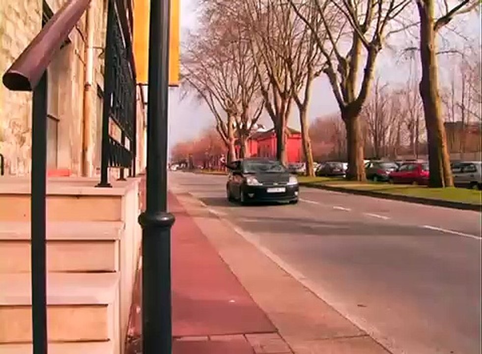 EiCAR - fausse publicité Facebook - avril 2009 - "Facebook, générateur d'amis depuis février 2004"