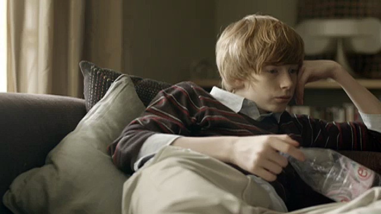 Evian - eau minérale - mars 2011 - "Bébé crusher (bébé écraseur)"