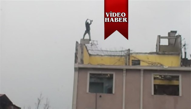 İp cambazı değil, inşaat işçisi