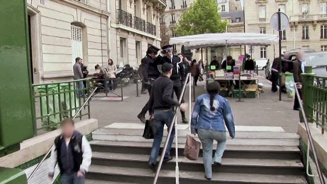 La Redoute - vêtements et accessoires - octobre 2010 - Police nationale du style , obispo, engagez-vous