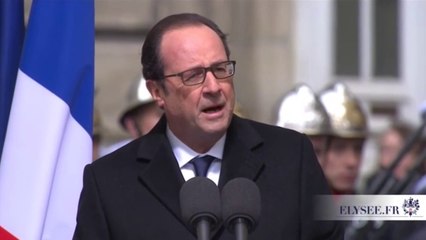 Hollande : les trois policiers "sont morts pour que nous puissions vivre libres"