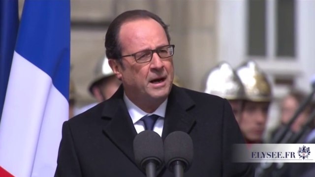 Hollande : les trois policiers sont morts pour que nous puissions vivre libres