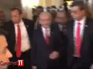 Kılıçdaroğlu'nun 'Saltanat Sarayı'ndaki karşılama törenine yorumu