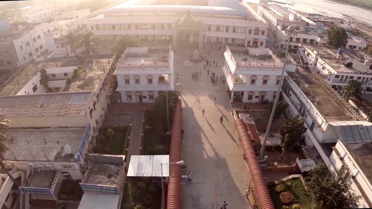 My First Experience to Miracle Guru Shri Raghavendra Swamy Temple at Mantralayam near Raichur..