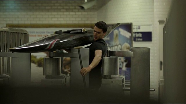 EDF - électricité - septembre 2010 - Une journée sur l'eau, avec Tony Estanguet , le métro