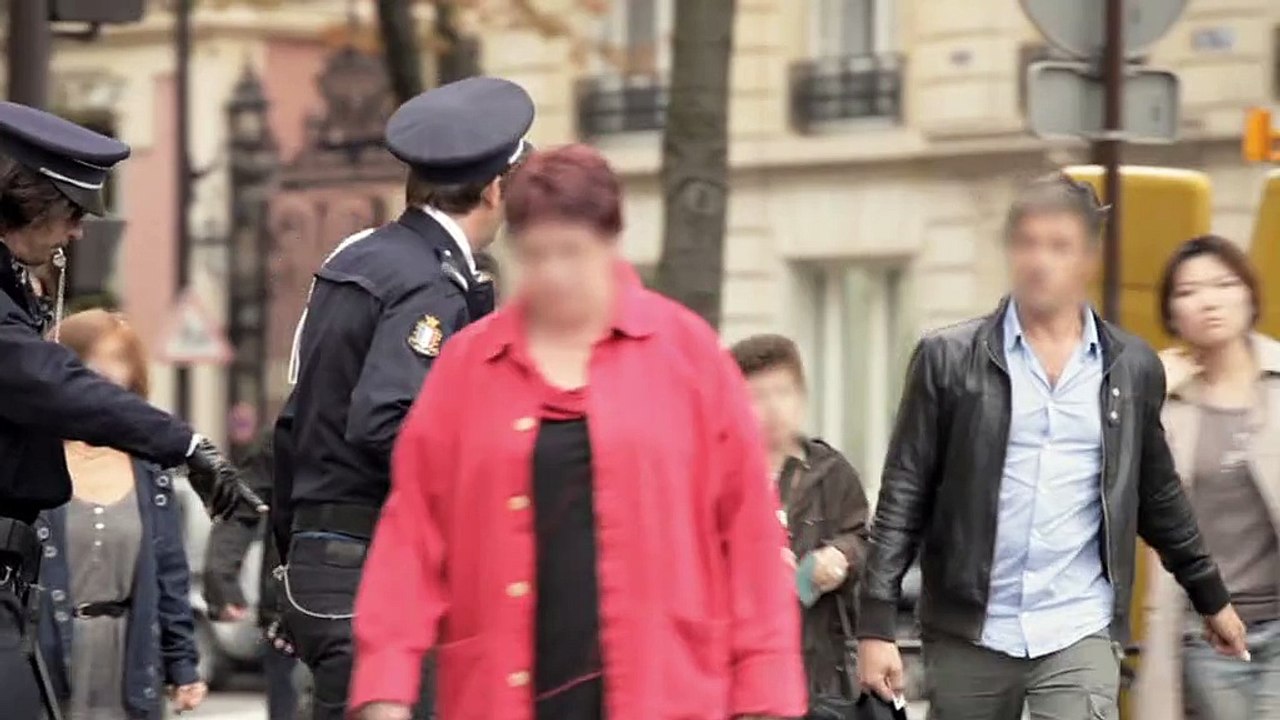 La Redoute - vêtements et accessoires - octobre 2010 - "Police nationale du style", japonaise, converse, engagez-vous