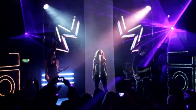 INPES - prévention des risques auditifs, Capture, Concert de Jenifer, youtube.com/jeniferliveconcert - mai 2011