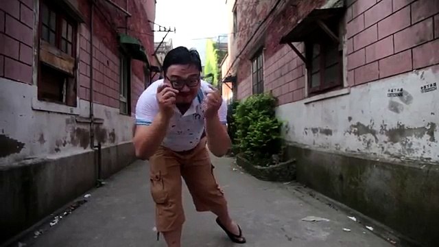 Fred & Farid Group pour Domyos (Oxylane Group) - vêtements et matériel de sport, «Tai-Chip-Hop» - juillet 2013 - street