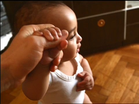 Evian - eau minérale - juin 2009 - Baby Moonwalk , Les bébés sont de retour