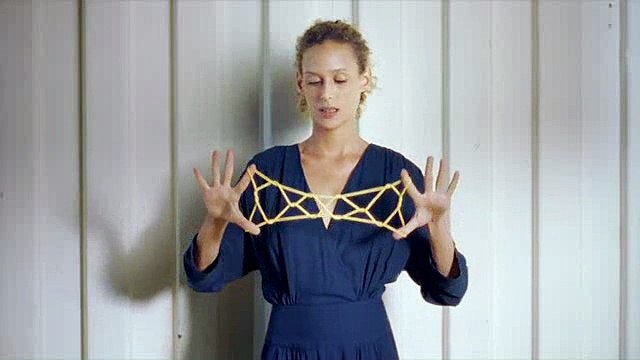 French Connection - vêtements et accessoires Collection printemps-été 2011 - février 2011 - You are a woman , Woman cat cradle