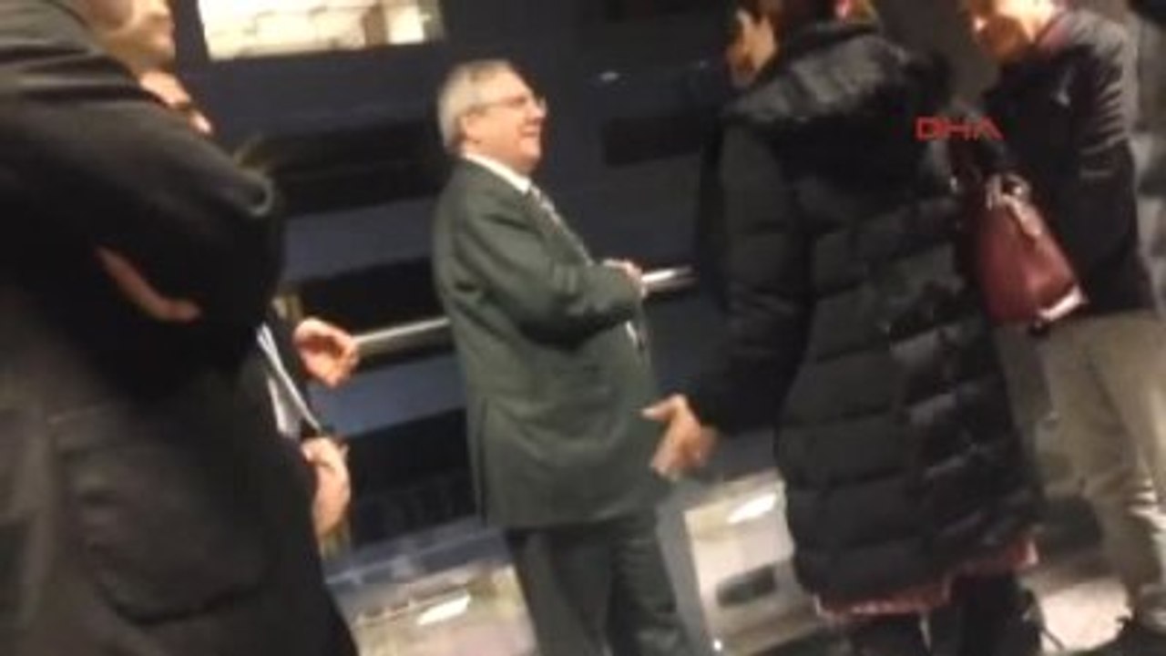 Aziz Yıldırım Adliye Koridorunda