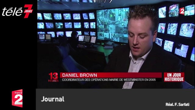 Le zapping du 13/01 : Deux fillettes jouent avec un python de 4 mètres