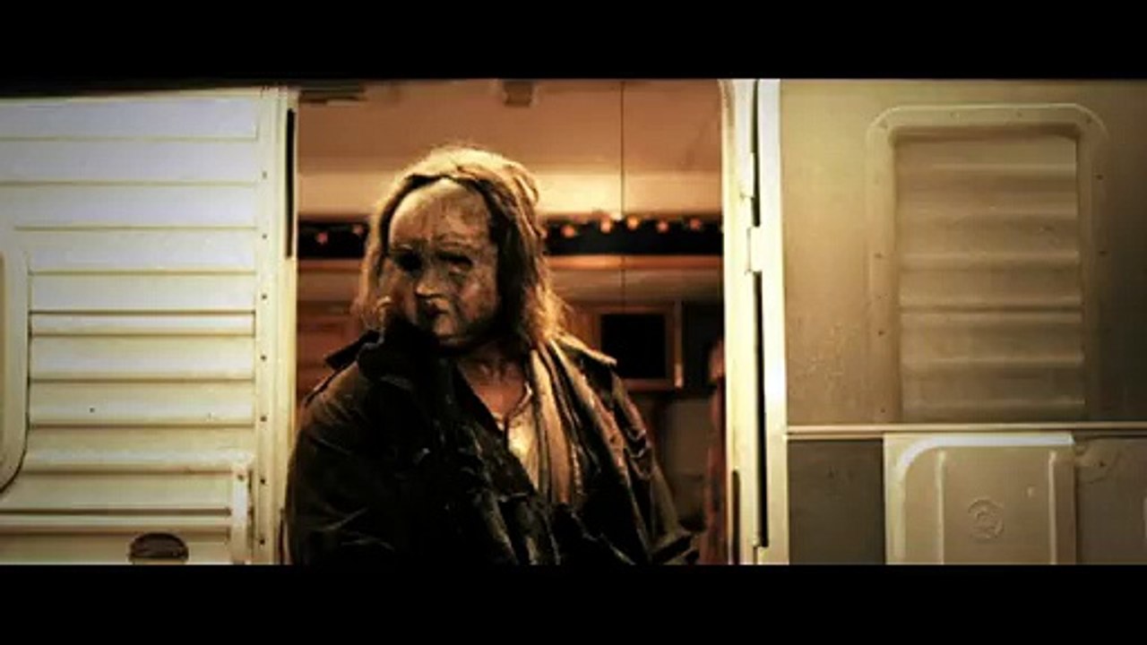 Free - fournisseur d'accès Internet, téléphone, télévision - janvier 2011 - "Freebox Révolution", "M. Easy", Tronçonneuse 1minute