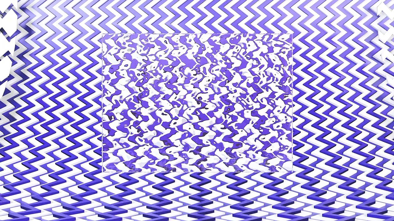 Evian (Danone) - eau minérale, «Bouteille édition limitée Kenzo» - septembre 2014