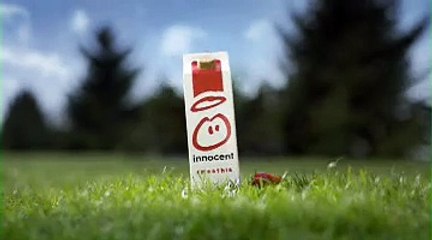 Innocent - smoothie - juin 2009 - "Innocent, les fruits tout nus", avec Alain le nain de jardin
