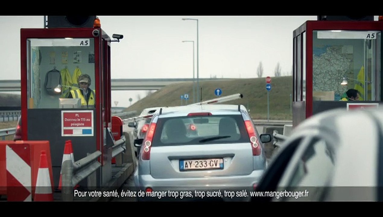 Havas Paris pour McDonald's - restauration rapide, "La petite monnaie" - janvier 2014 - péage tirelire