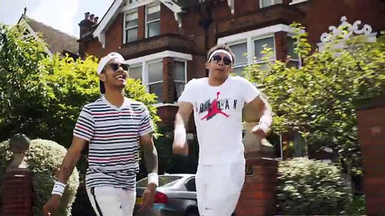 Kameleon pour Evian - eau minérale, «Tell her, par Rizzle Kicks et Maria Sharapova» - juin 2014