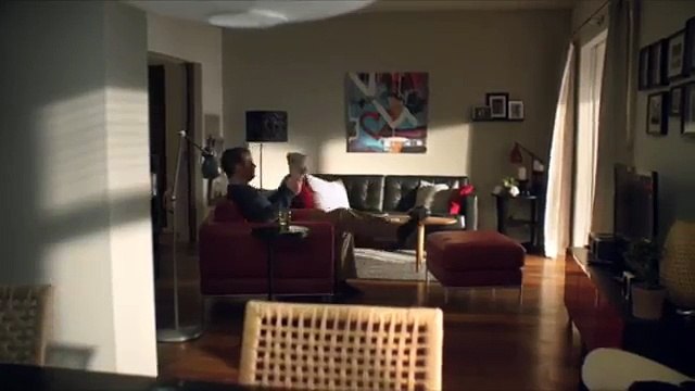 Ikea France - meubles, Njut ! (profitez !) - septembre 2011 - Dans un fauteuil, voiture, vélo