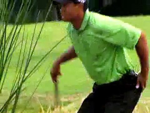 EA Sports - jeux vidéo avec Tiger Woods - 2008 - Réponse à la vidéo d'un joueur au bug contenu dans le jeu Tiger Woods PGA Tour 08