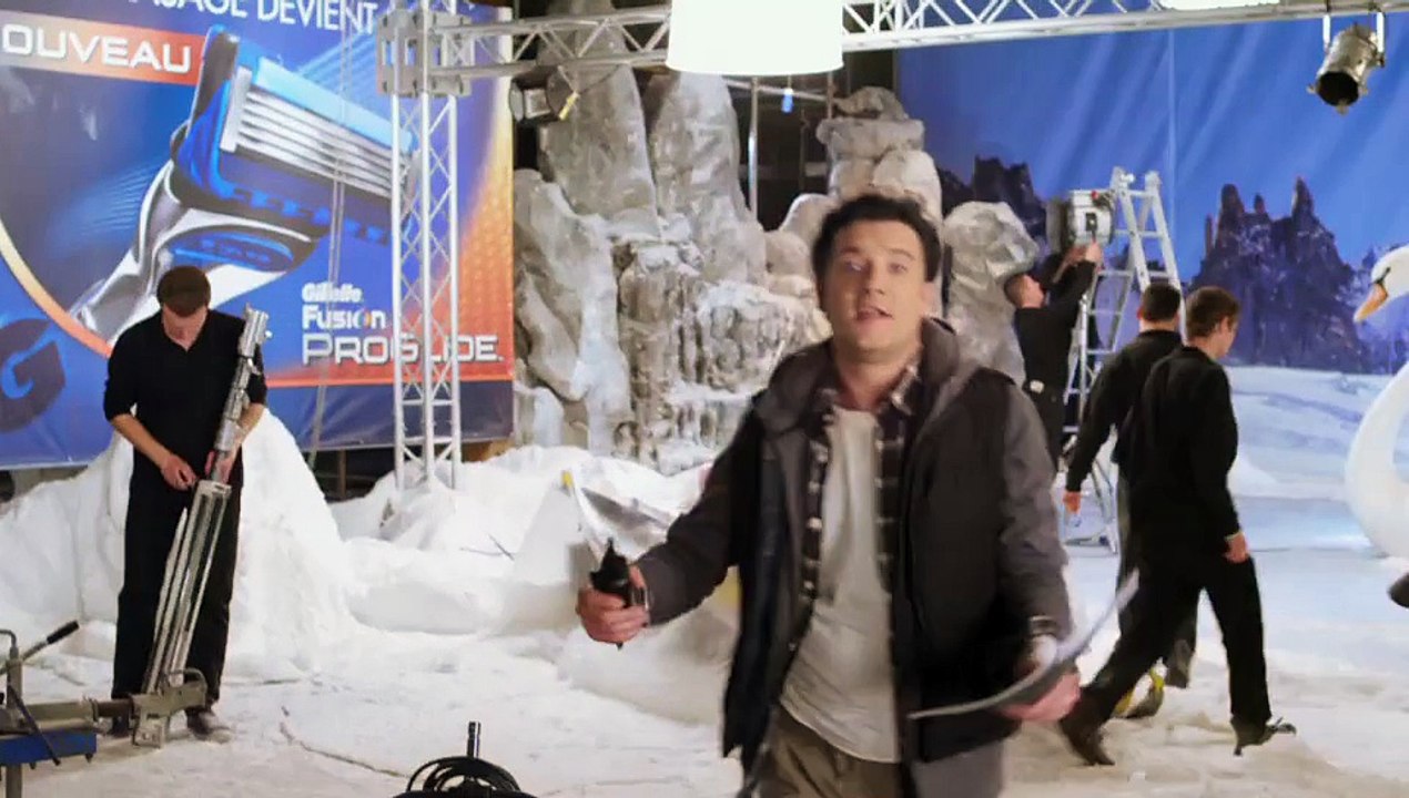 Gillette (Procter & Gamble) - rasoir Gillette Fusion Proglide - décembre 2010 - "Jean-Claude Van Damme pète les plombs", 15s TF1 casting