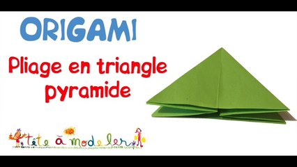 Base pliage origami en pyramide