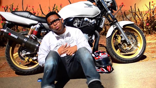 C. JAMES - Tiako Ianao (gasy HD - malagasy)