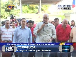 "El pueblo venezolano consciente de sus dificultades está en paz trabajando"