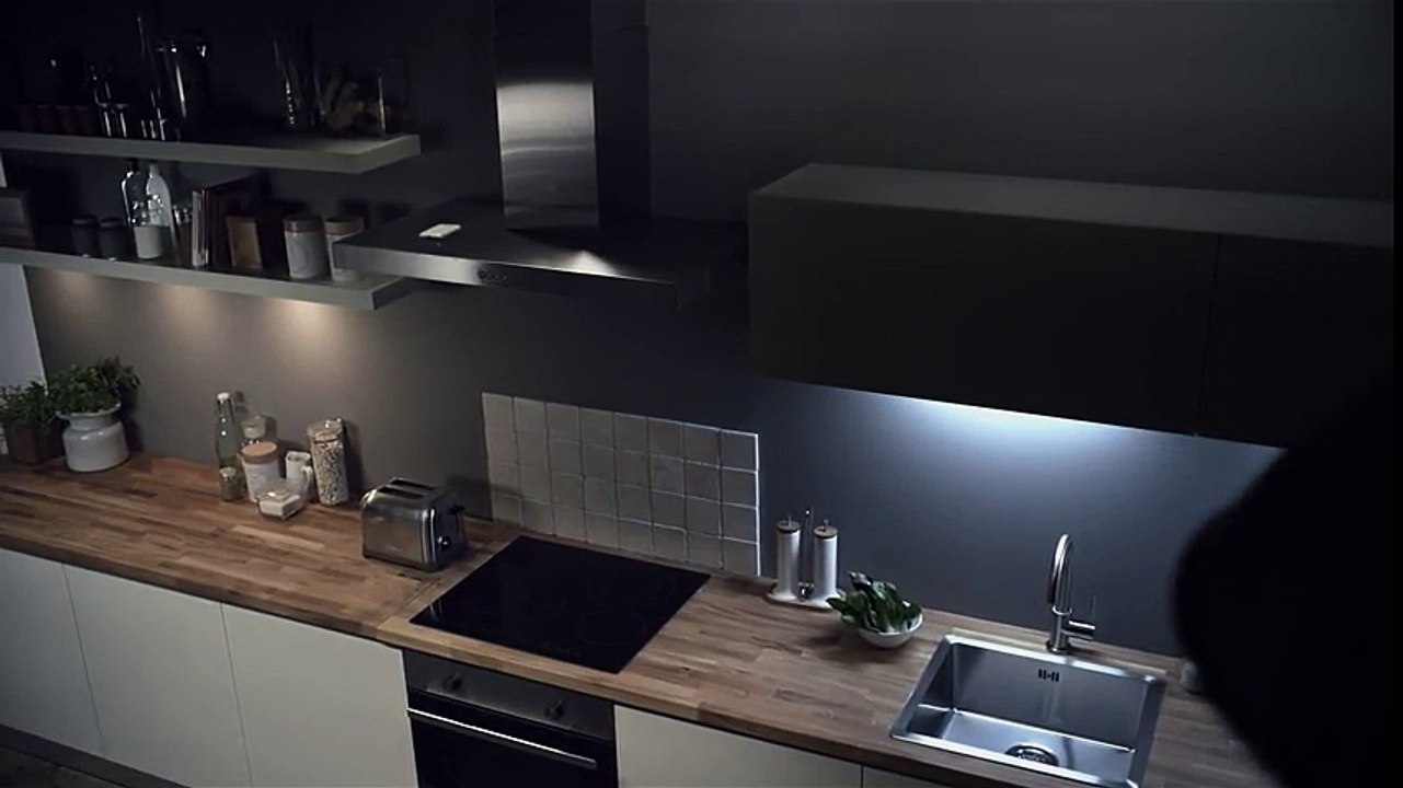 LG Electronics - téléphone portable LG Optimus G, "Hard times for old smartphones" - avril 2013 - toaster