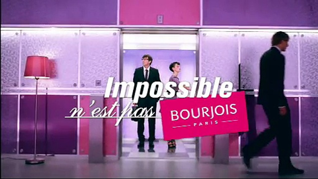 Mascara Effet Liner de Bourjois "D'un trait, il souligne votre regard" - Impossible n'est pas Bourjois - L'ascenseur