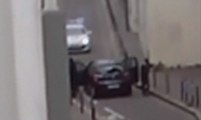 Les terroristes tirent sur la police après l'attaque de « Charlie Hebdo »