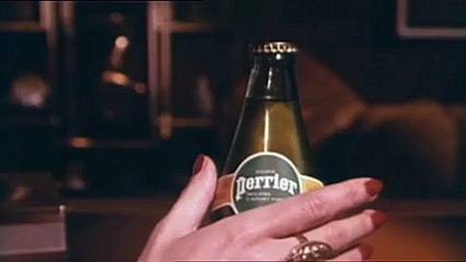 Perrier - eau minérale gazeuse - décembre 2009 - "La main Perrier", censurée en 1976 car trop sexy