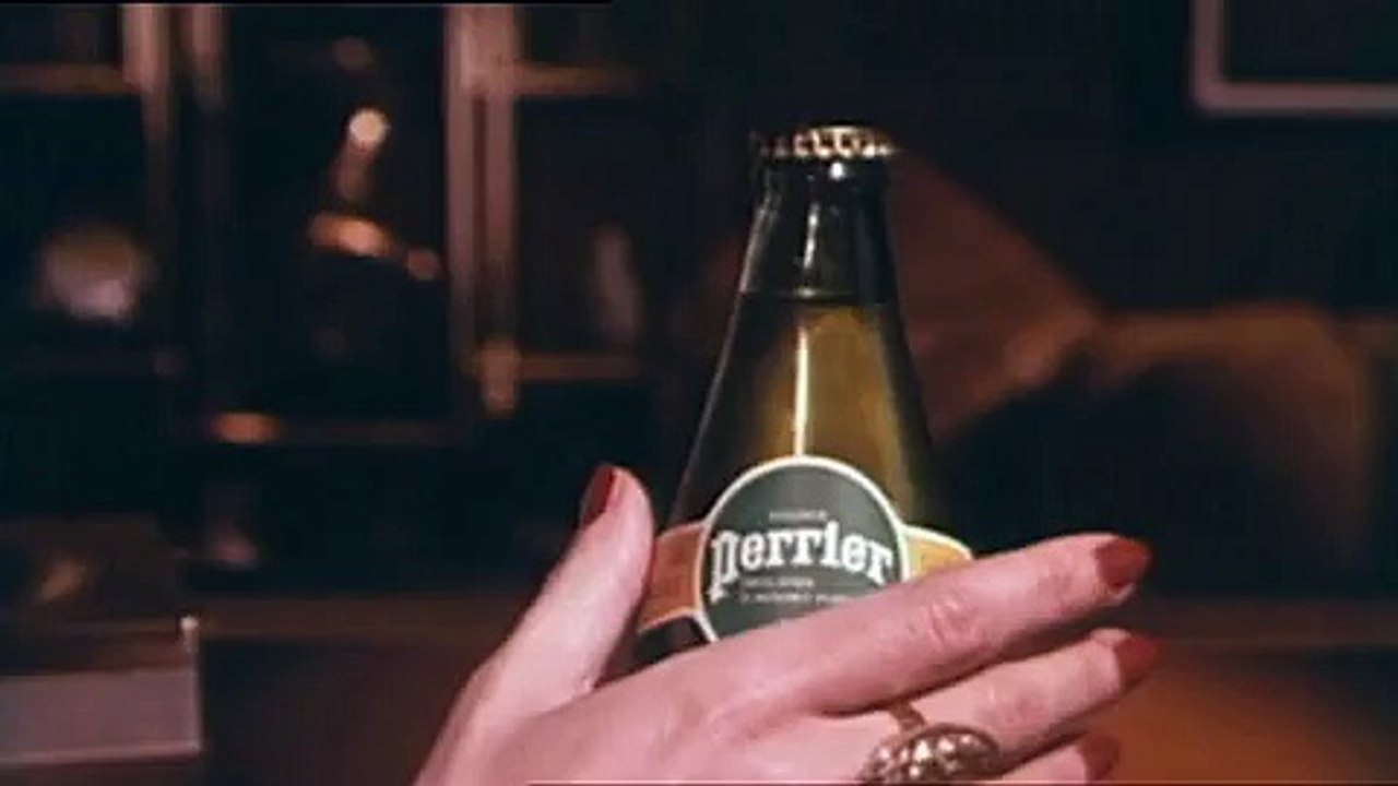 Perrier - eau minérale gazeuse - décembre 2009 - "La main Perrier", censurée en 1976 car trop sexy