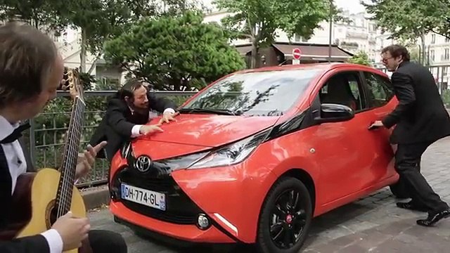 Moxie (ZenithOptimédia), Canal + Régie Digital pour Toyota - voiture Toyota Aygo, «Action Discrète» - octobre 2014