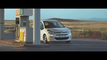 Les Gaulois pour Citroën - voiture Citroën C3, «Dog stretching» - septembre 2014
