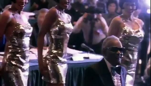 Pepsi - soda, X-factor, avec Michael Jackson, Britney Spears, Maria Carey, Ray Charles, Kanye West - septembre 2011