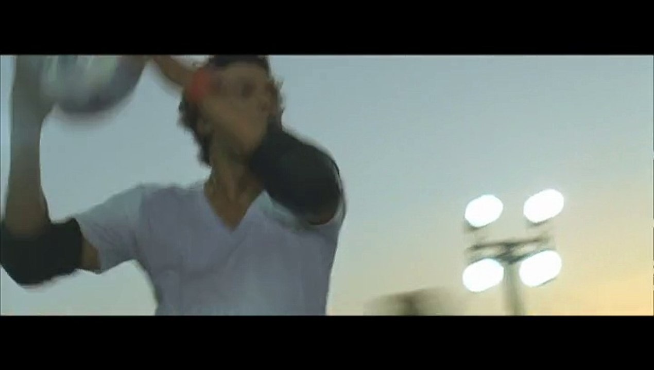 M6 Mobile by Orange - opérateur téléphonique - novembre 2010 - "Le geyser de potes", Roller 85s